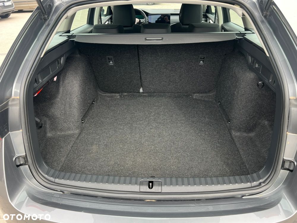 Skoda Octavia 1.5 TSI Selection - 12