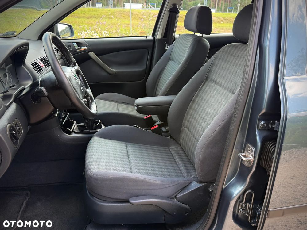 Skoda Octavia 2.0 Combi Ambiente - 9