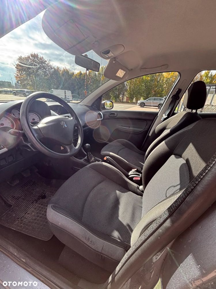 Peugeot 206 plus - 13