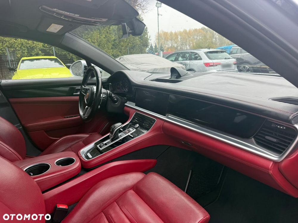 Porsche Panamera 4 Executive - 16