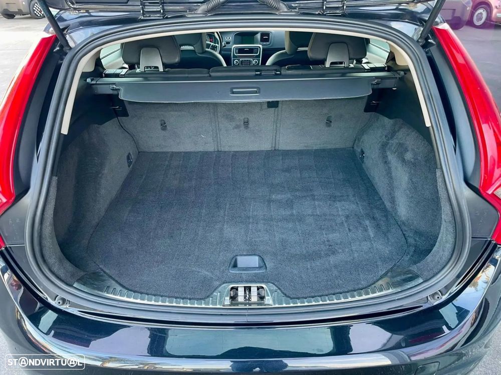Volvo V60 1.6 D2 Drive Momentum Powershift Start/Stop - 14