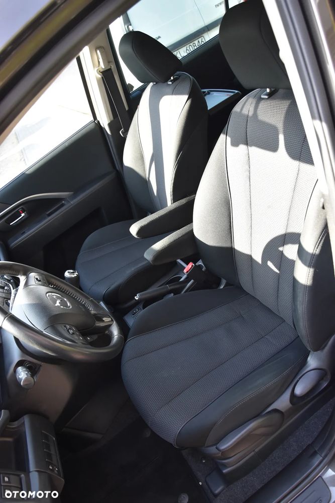 Mazda 5 2.0 MZR-DISI i-stop Business-Line - 17