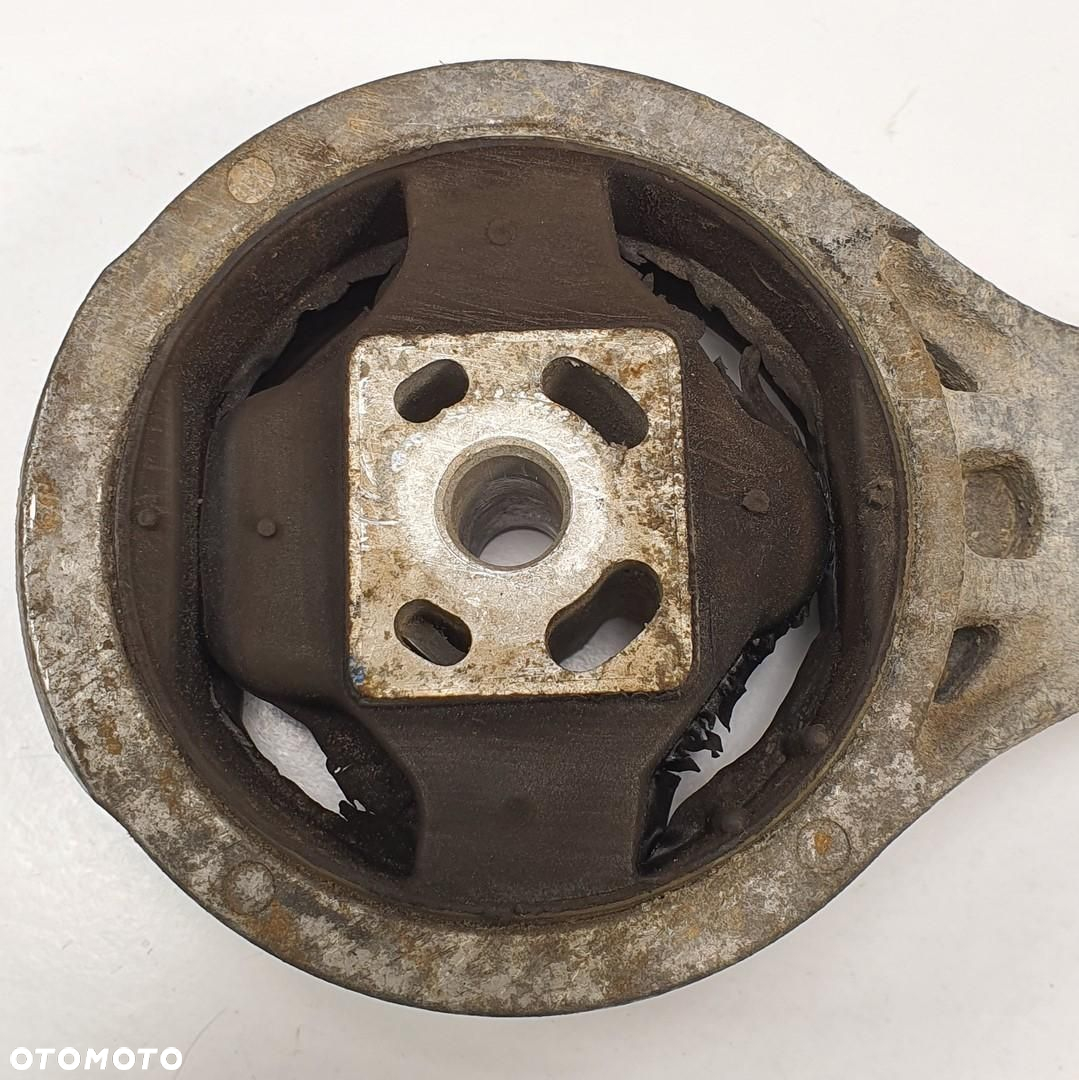 ŁAPA PODUSZKA SILNIKA SKODA FABIA 3 III 3318294223 - 2