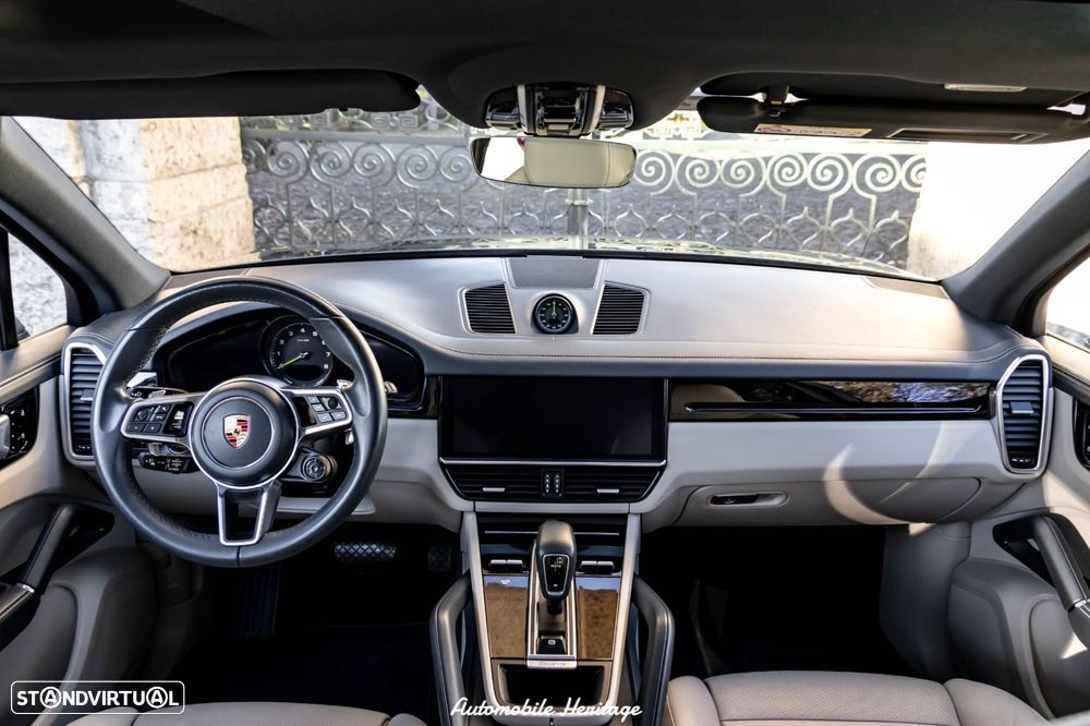 Porsche Cayenne - 31