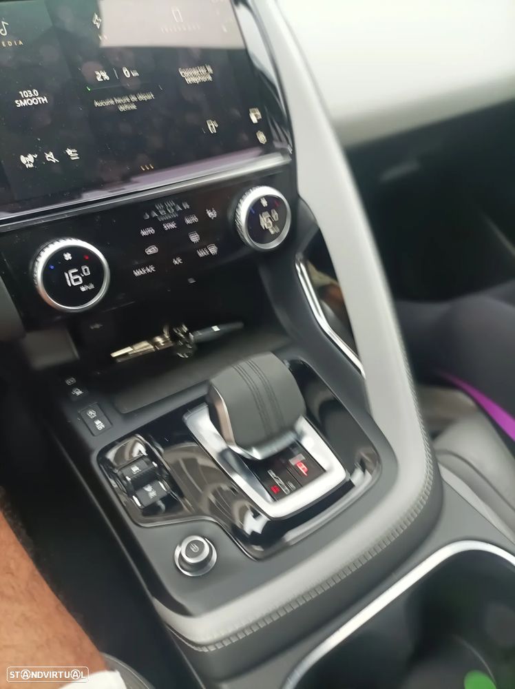 Jaguar E-Pace 1.5 P300e R-Dynamic HSE AWD Aut. - 3