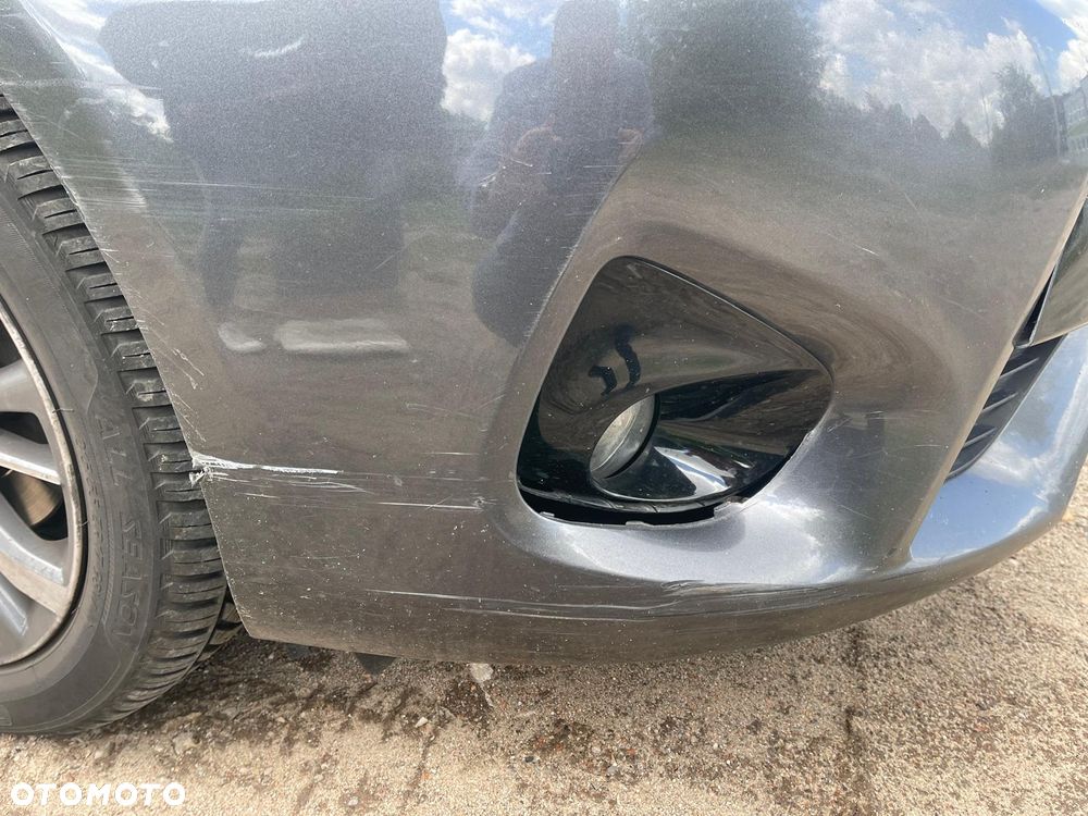 Toyota Avensis 1.8 Active - 13