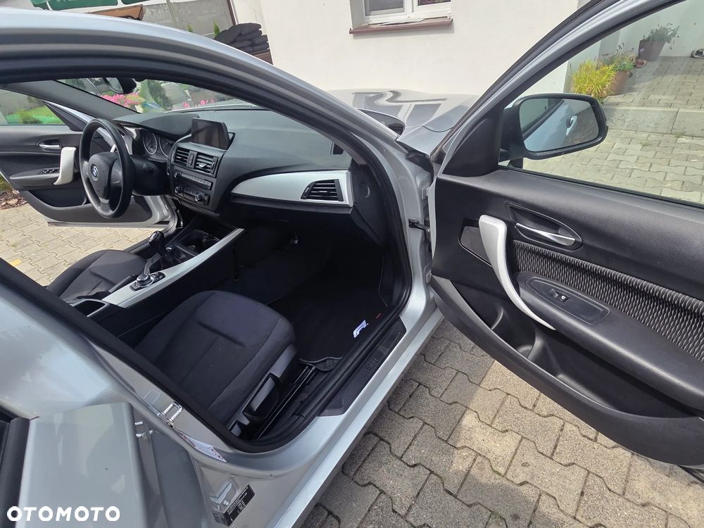 BMW Seria 1 116d DPF - 12