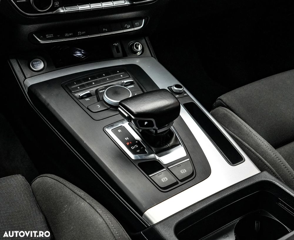 Audi Q5 2.0 40 TDI quattro S tronic Design - 19