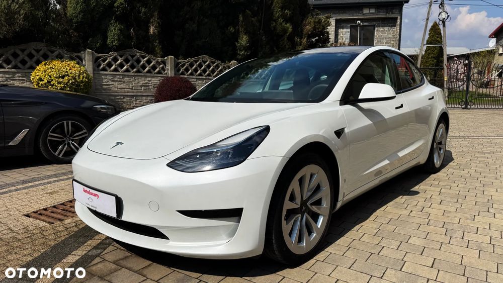Tesla Model 3 Standard Reichweite Plus Hinterradantrieb - 3