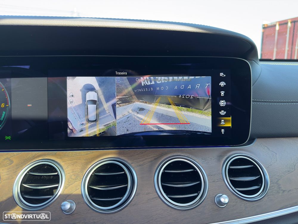 Mercedes-Benz E 300 de 4Matic 9G-TRONIC AMG Line - 27