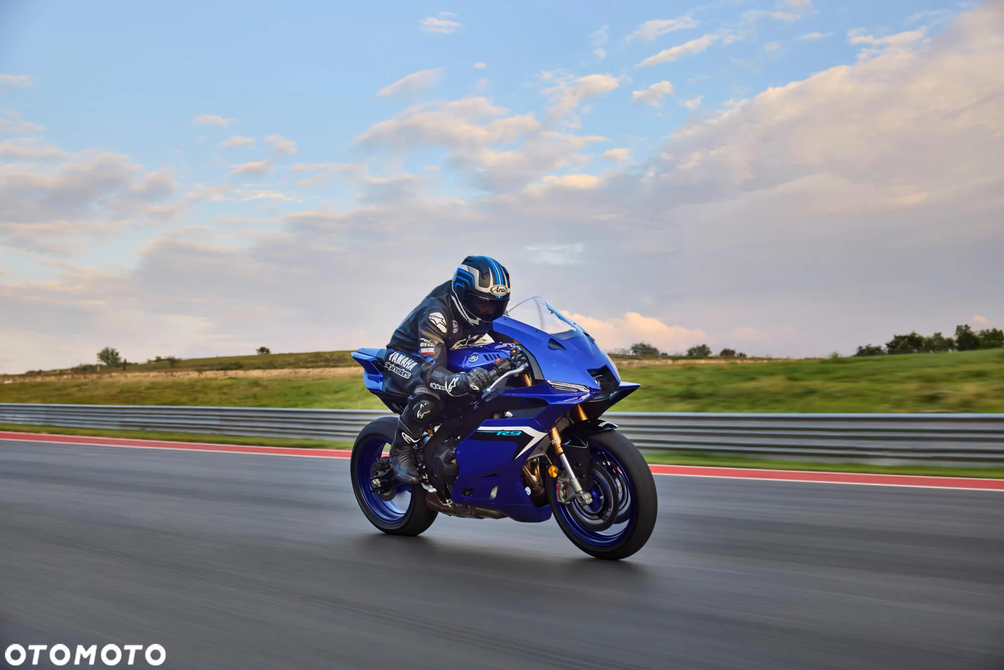 Yamaha R9 - 3