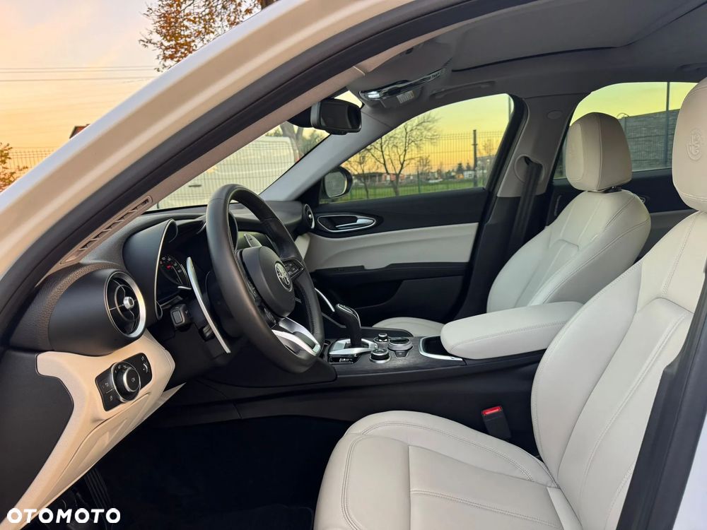 Alfa Romeo Giulia 2.0 Turbo 16V AT8 6C Villa dEste - 6