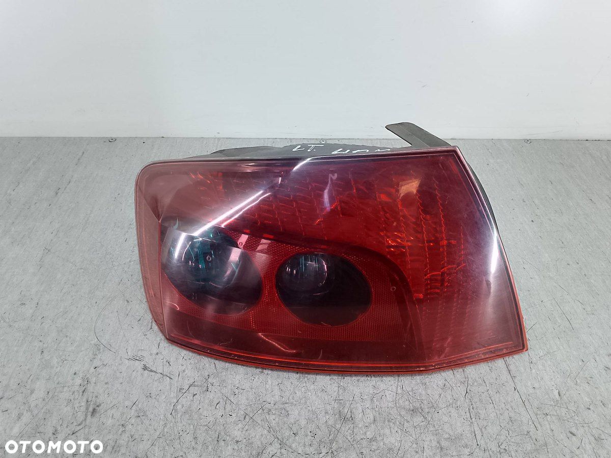 LAMPA TYLNA LEWA PEUGEOT 407 9656606380 SEDAN - 1