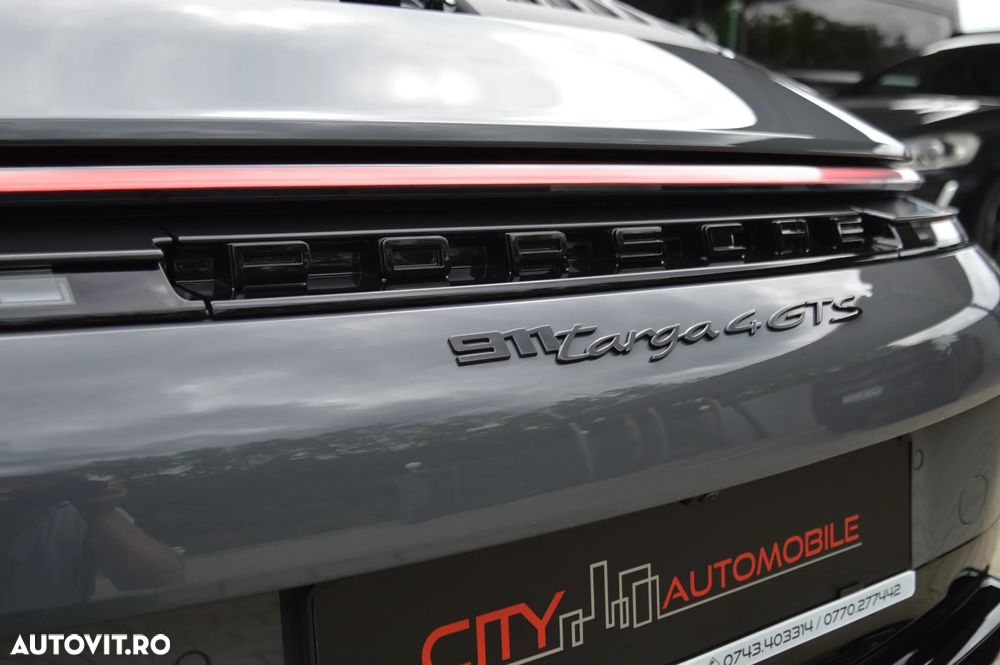 Porsche 911 Targa 4 GTS PDK - 35