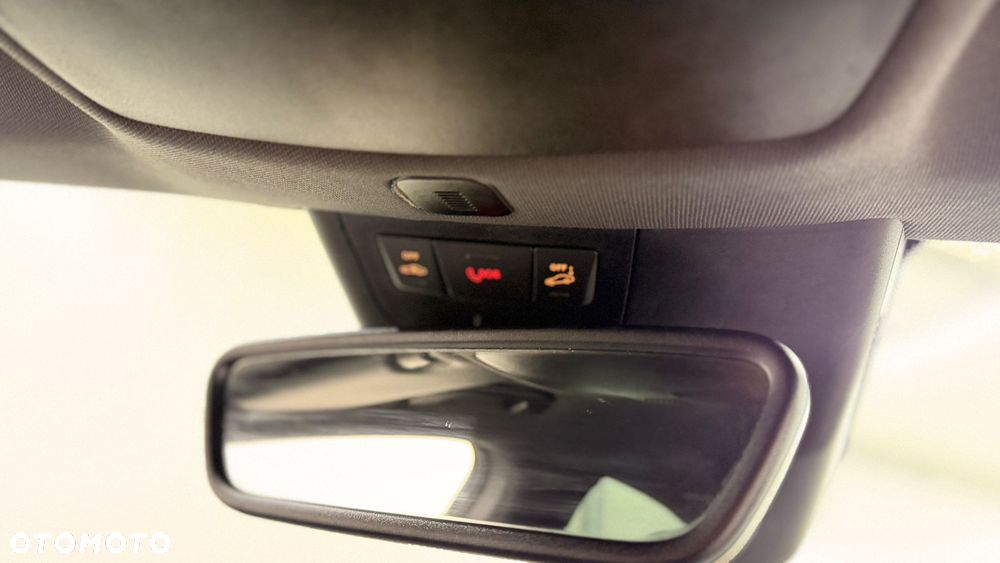 Mercedes-Benz CLA 180 AMG Line - 28