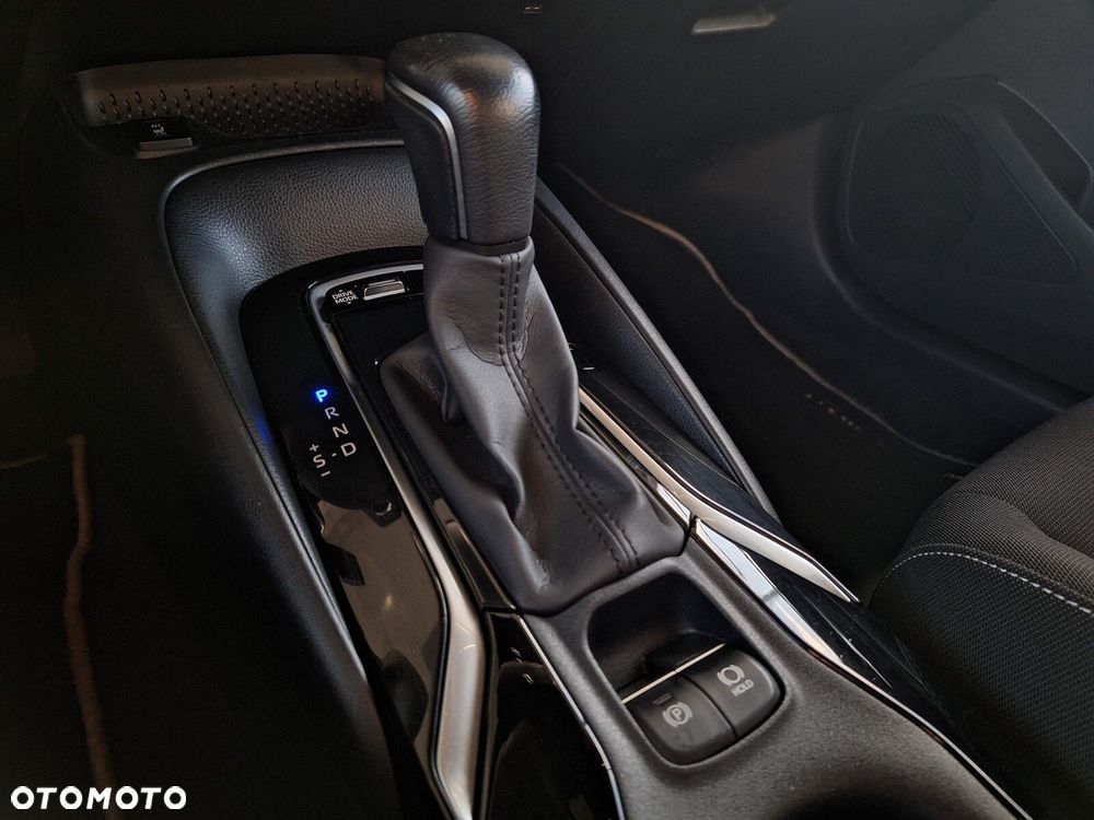 Toyota Corolla 2.0 Hybrid Comfort - 24