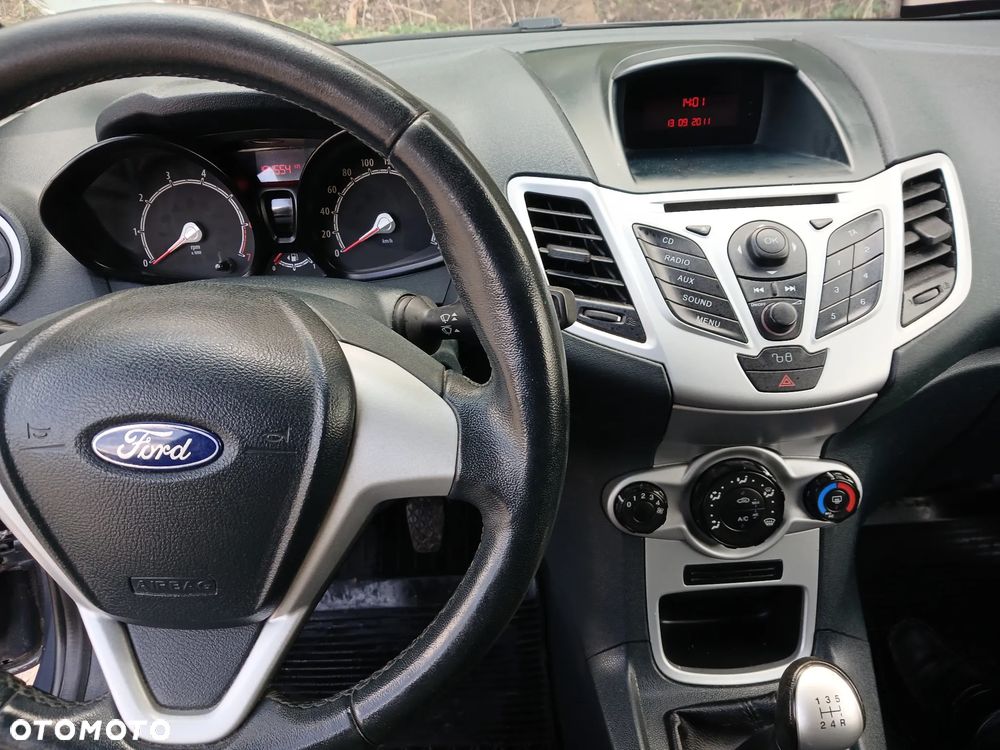 Ford Fiesta 1.25 Celebration - 11