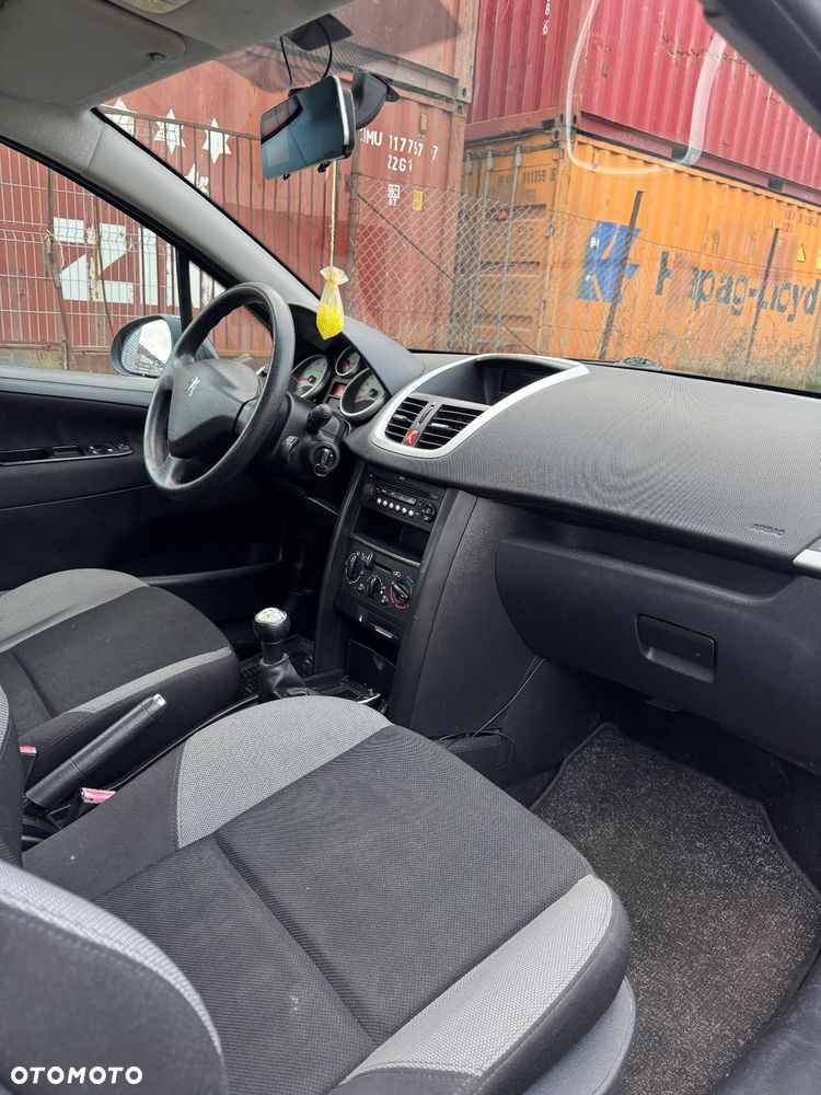 Peugeot 207 - 7
