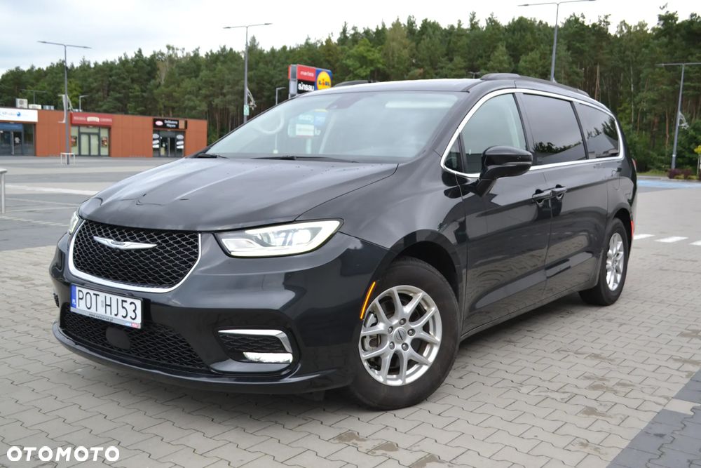 Chrysler Pacifica - 17