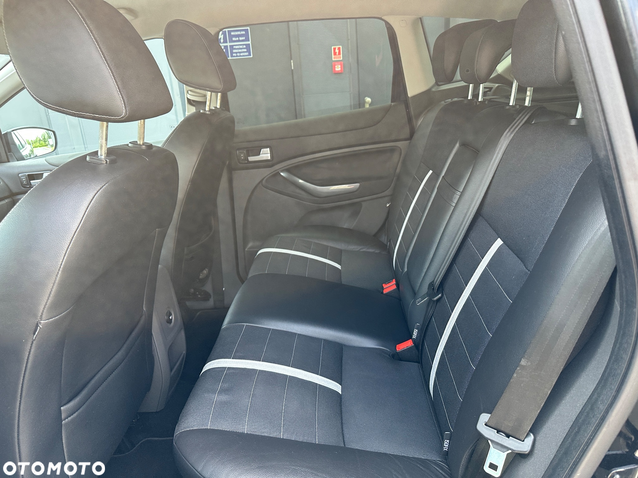 Ford Kuga 2.0 TDCi 4x4 Titanium - 30