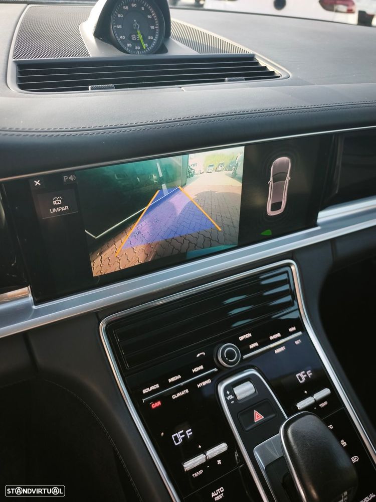 Porsche Panamera 4 E-Hybrid - 23