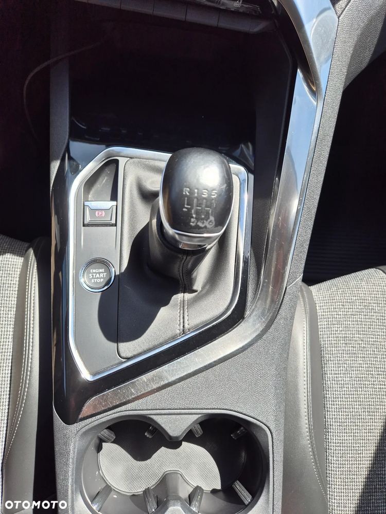 Peugeot 5008 1.5 BlueHDi Allure S&S - 20
