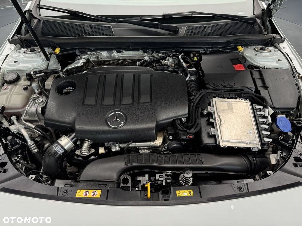 Mercedes-Benz CLA 180 d Progressive 8G-DCT - 22