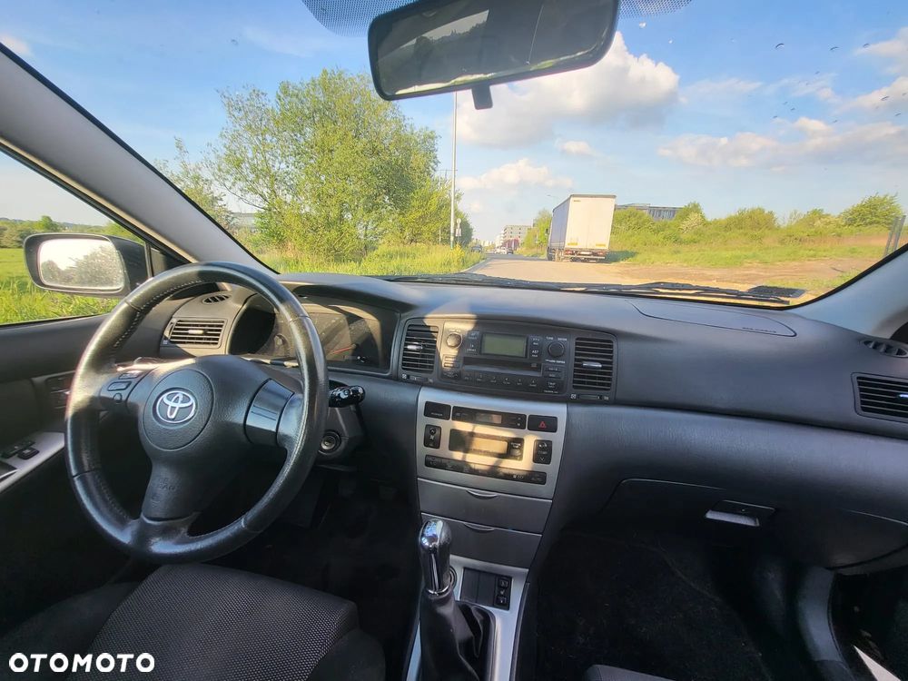 Toyota Corolla - 4