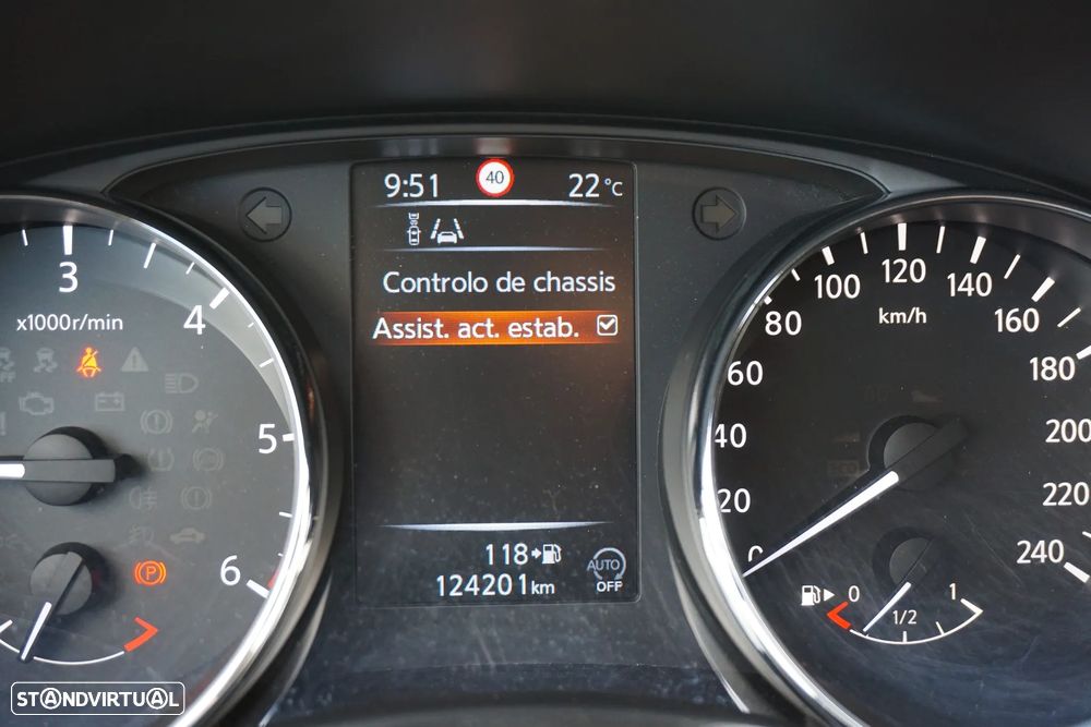 Nissan Qashqai 1.5 dCi N-Connecta 18 - 43