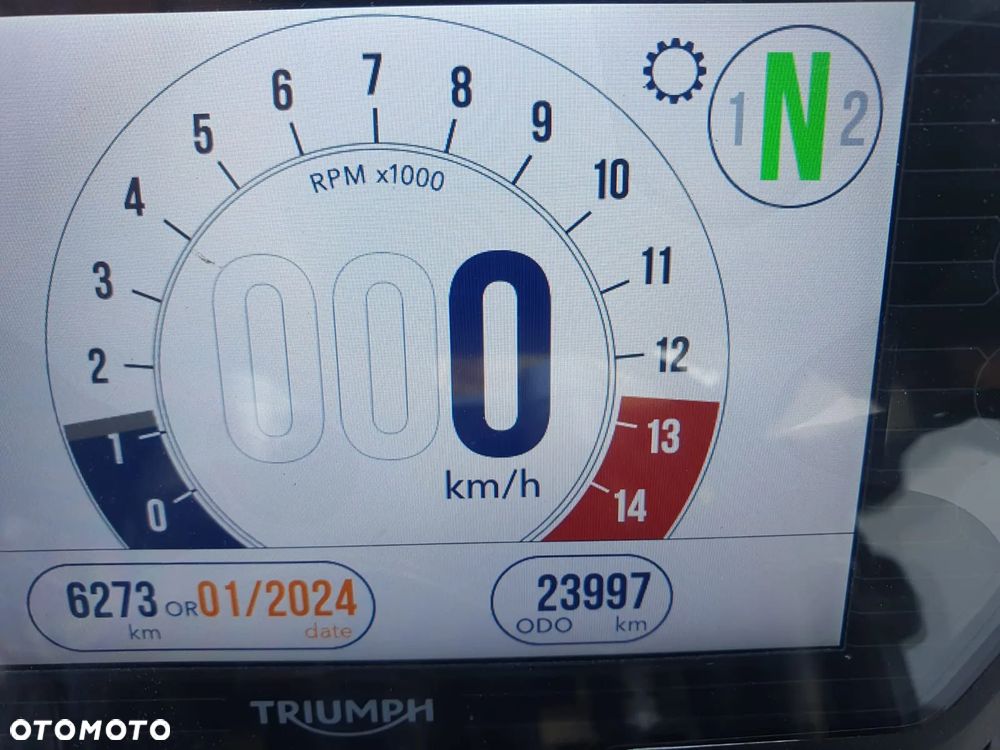 Triumph Street Triple - 22