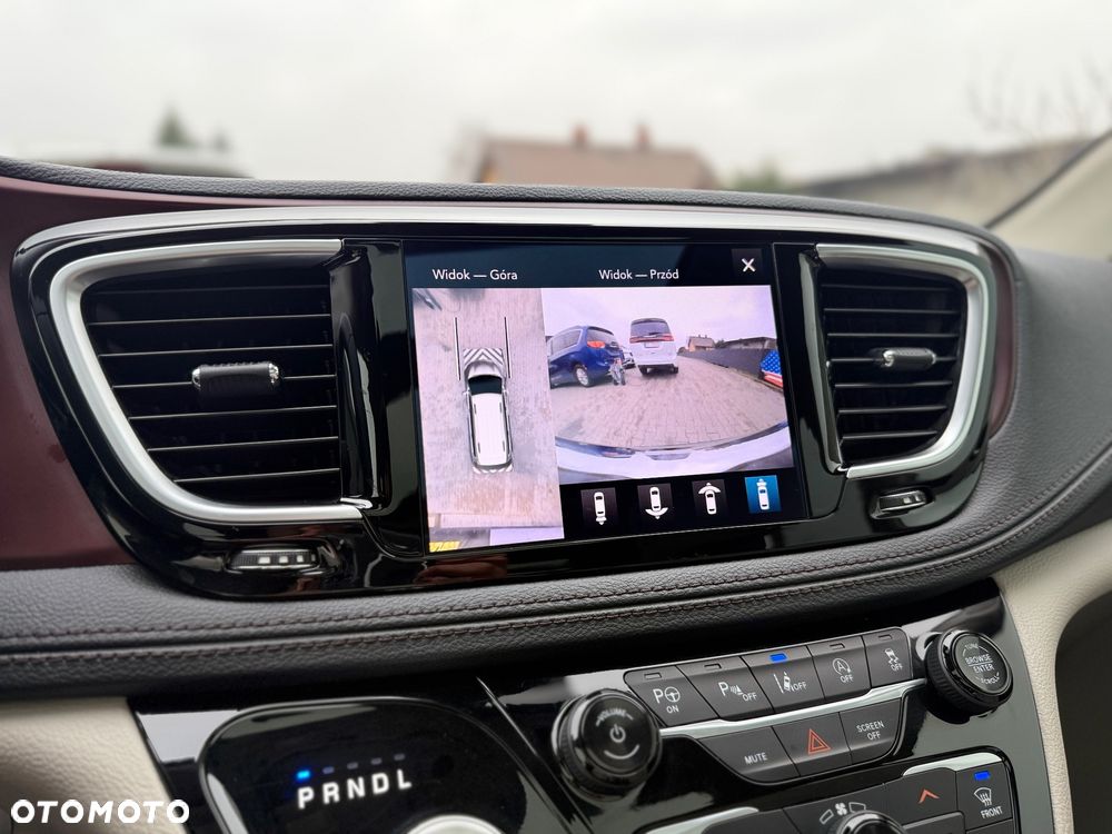 Chrysler Pacifica - 34