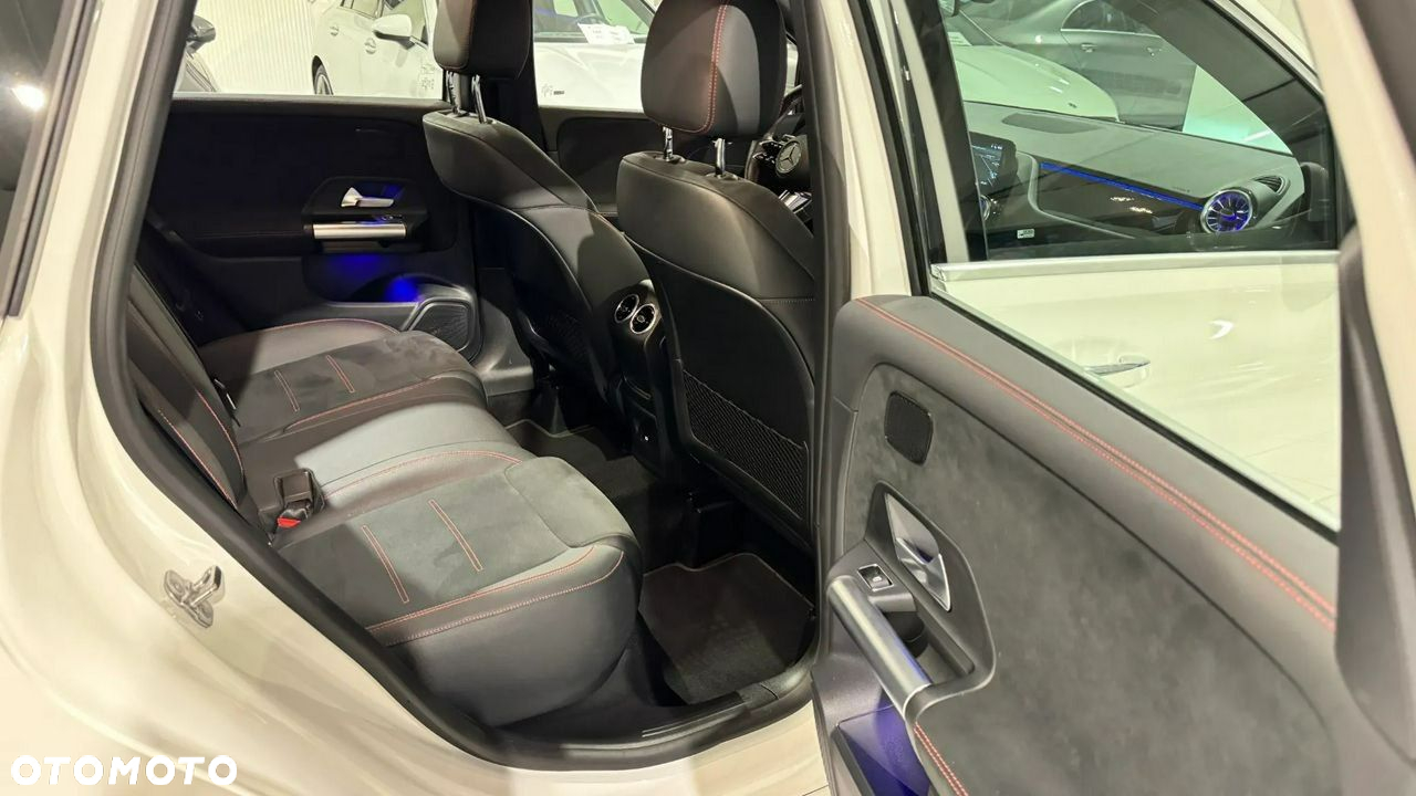 Mercedes-Benz Klasa B 200 AMG Line 7G-DCT - 32