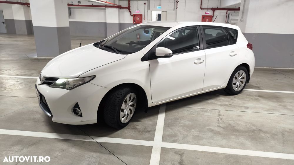 Toyota Auris 1.4 D-4D Terra - 11