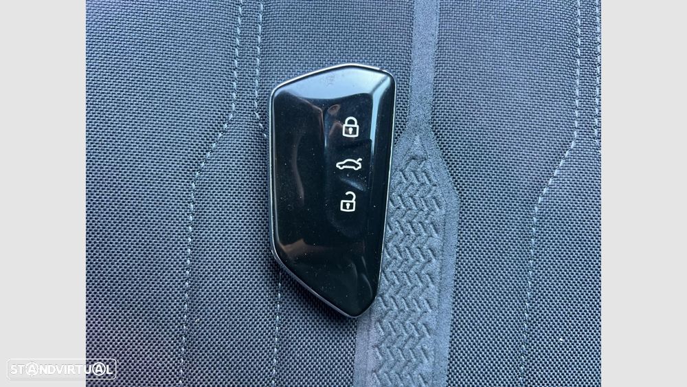 Cupra Leon 1.4 e-Hybrid MID DSG - 18