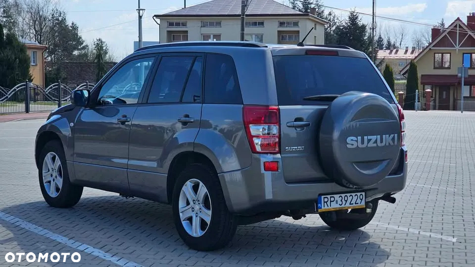 Suzuki Grand Vitara 2.0 - 5