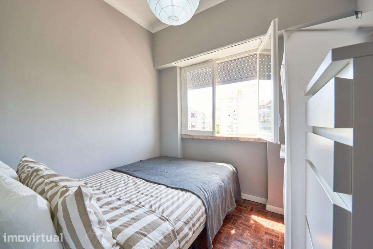 Quarto - localizado em Benfica Lisbon - Grande imagem: 3/33