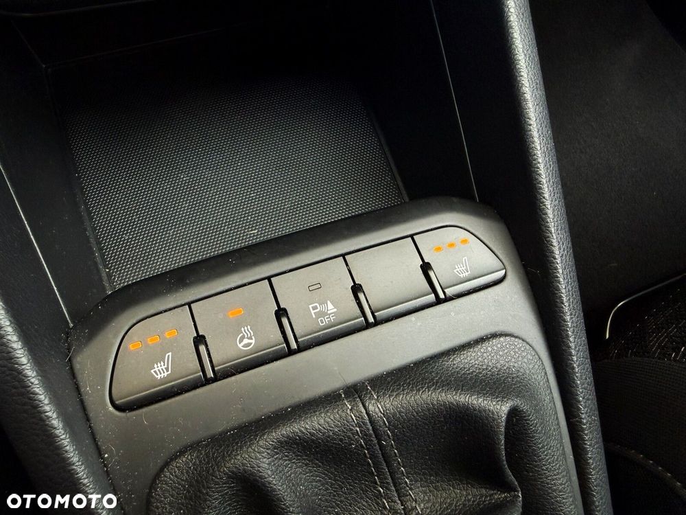 Kia Rio - 23