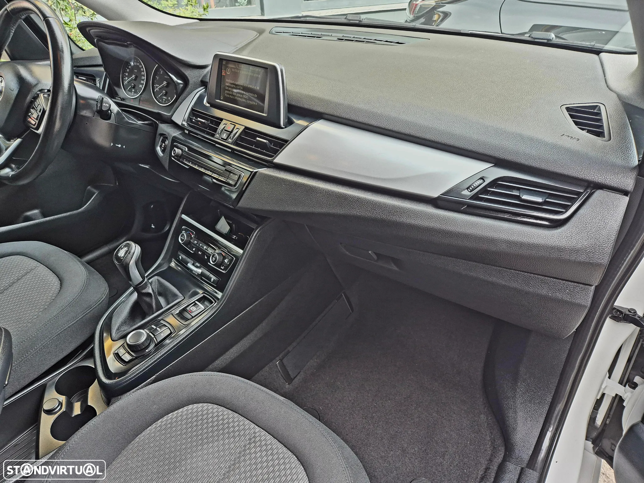 BMW 218 Active Tourer i Line Sport - 42