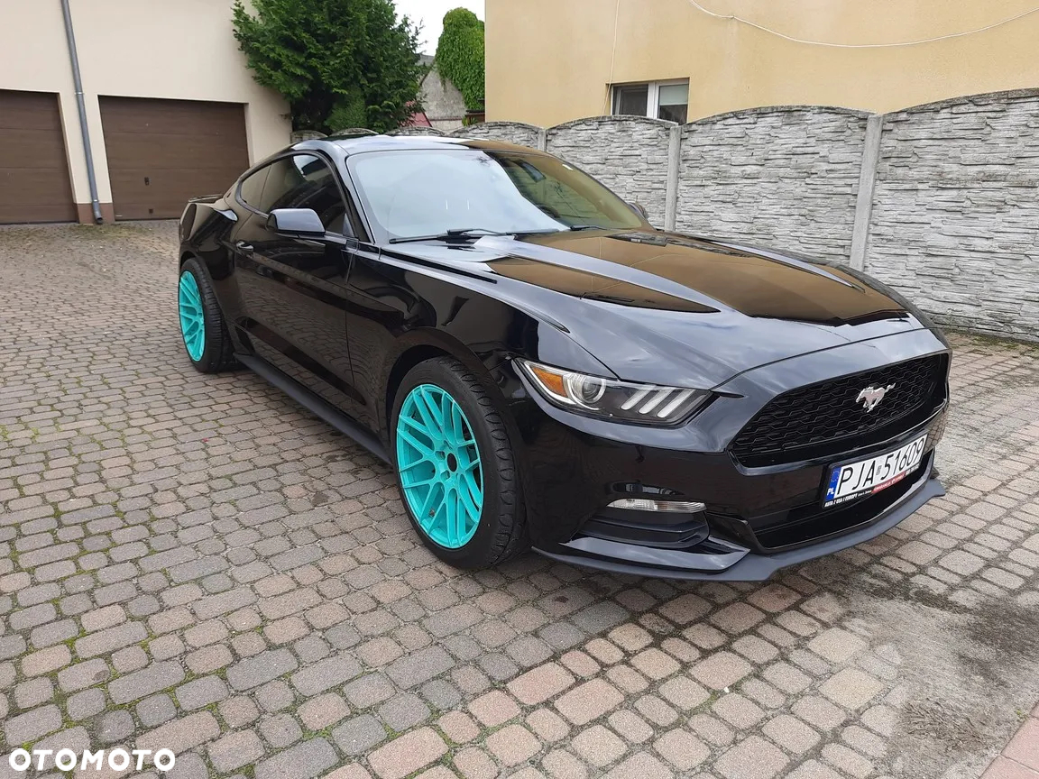 Ford Mustang - 3