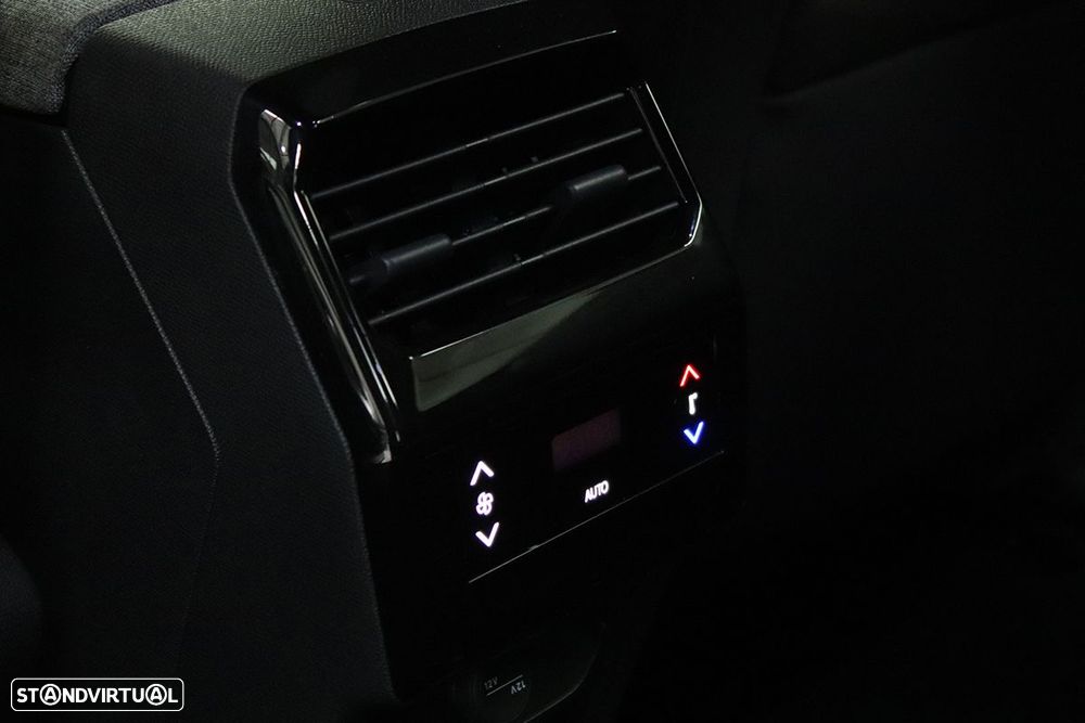 Peugeot 5008 1.2 Hybrid Allure e-DCS6 - 22