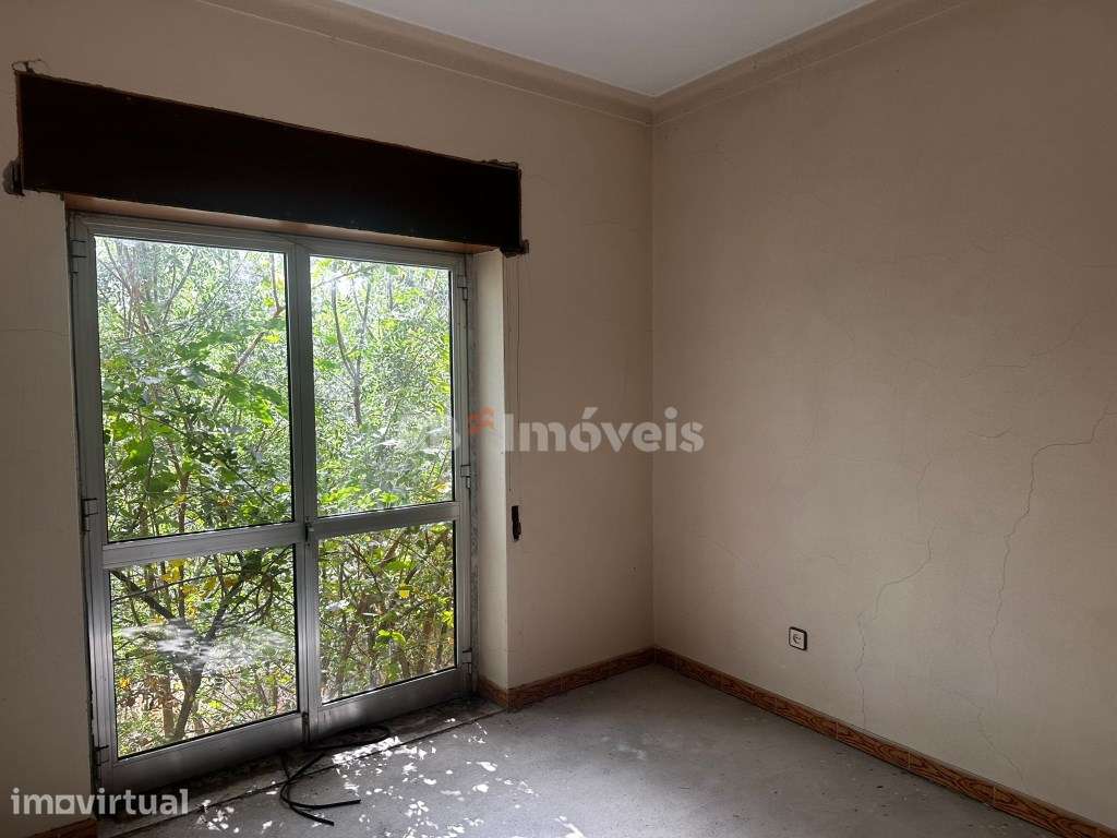 Moradia Geminada T4 com Terreno - Grande imagem: 3/17