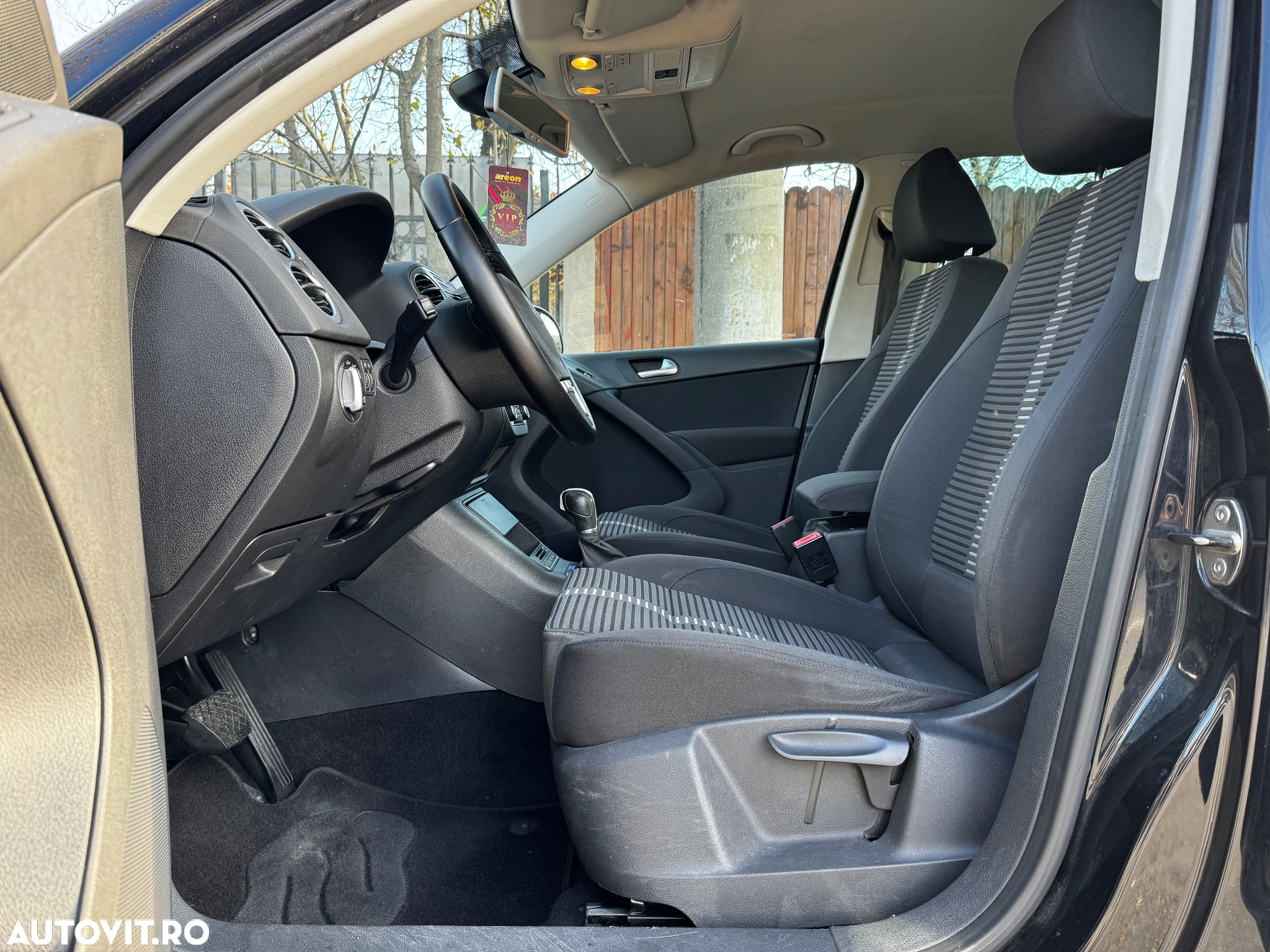 Volkswagen Tiguan 2.0 TDI 4Motion DSG Sport & Style - 10