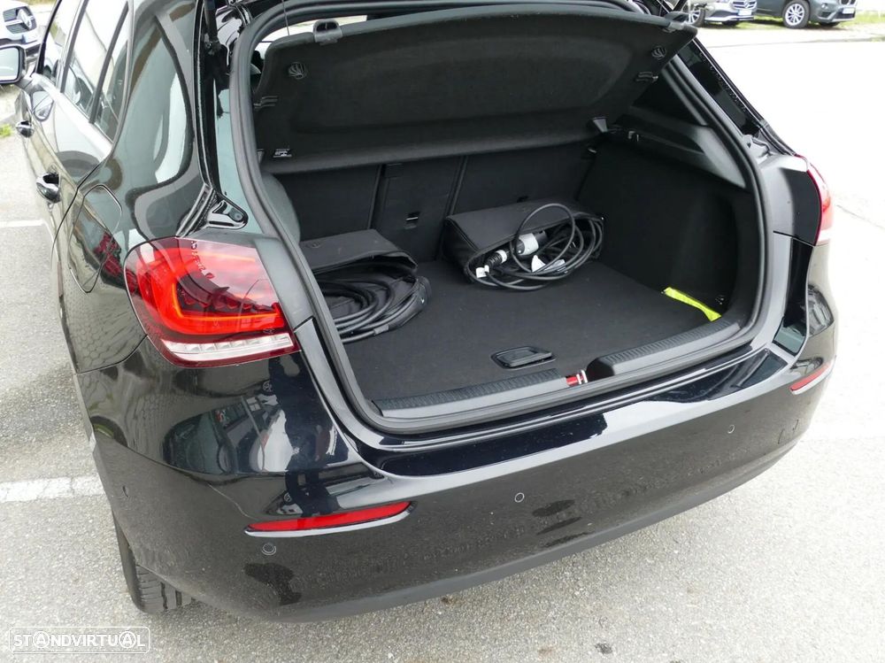 Mercedes-Benz A 250 e Style Plus - 11