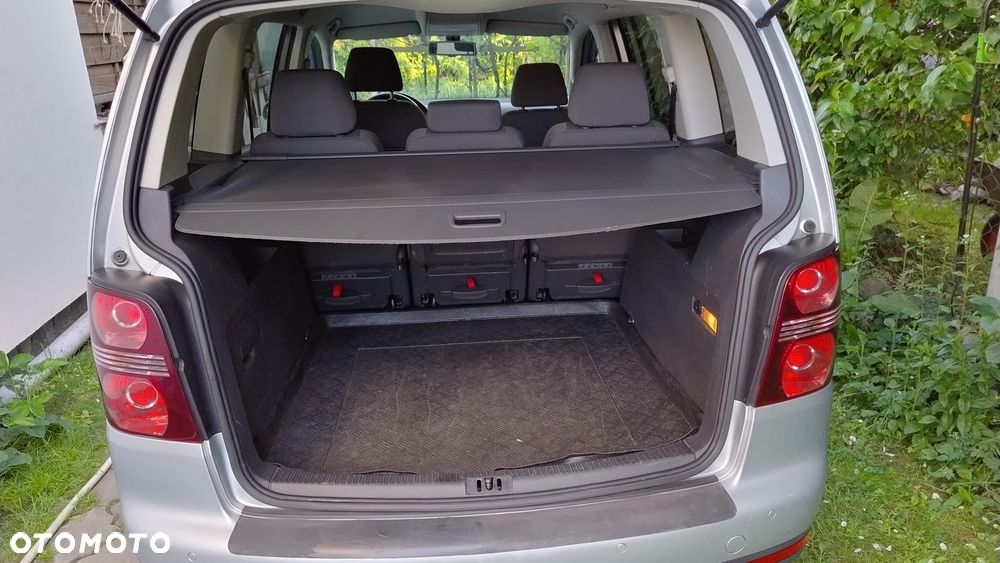 Volkswagen Touran - 6