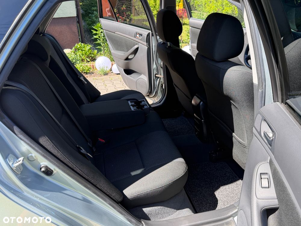 Toyota Avensis 1.8 VVT-i Edition - 27