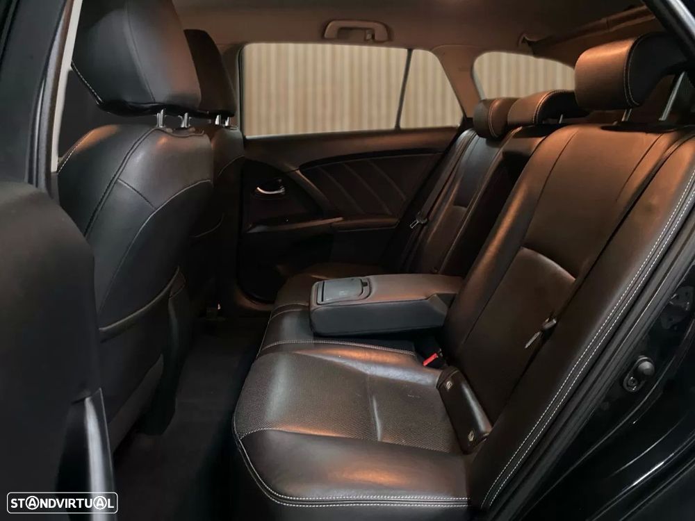 Toyota Avensis Touring Sports 2.0 D-4D Luxury+GPS - 19