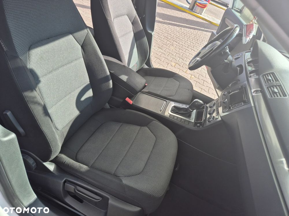 Volkswagen Passat Variant 2.0 TDI DSG BlueMotion Technology Highline - 16