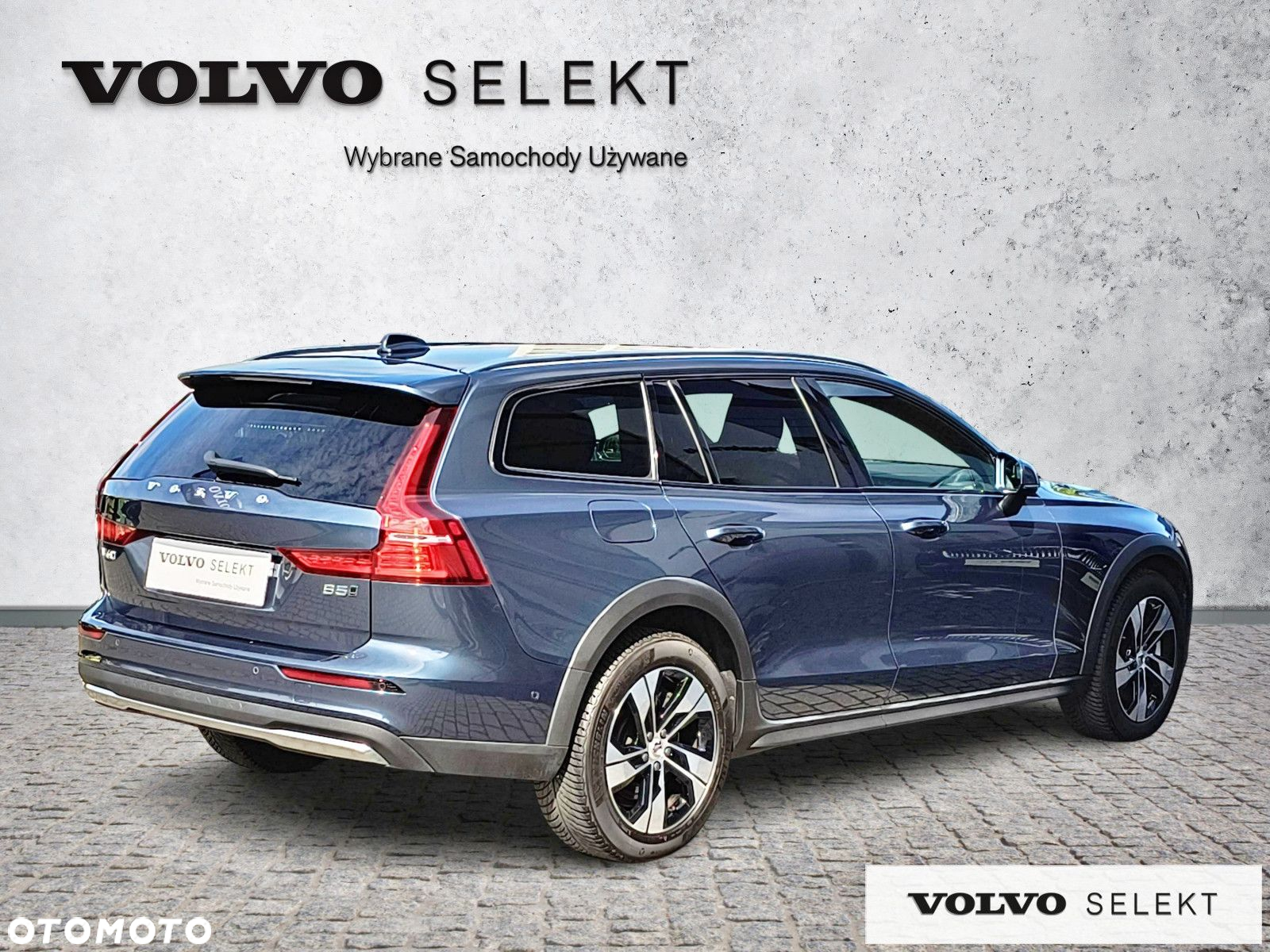 Volvo V60 Cross Country - 9