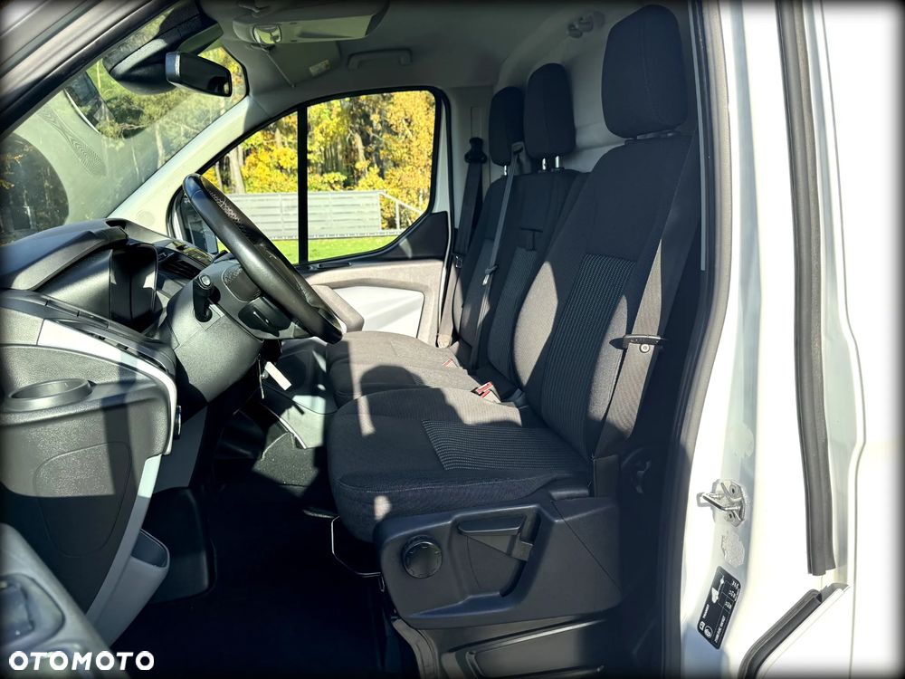 Ford TRANSIT CUSTOM - 25