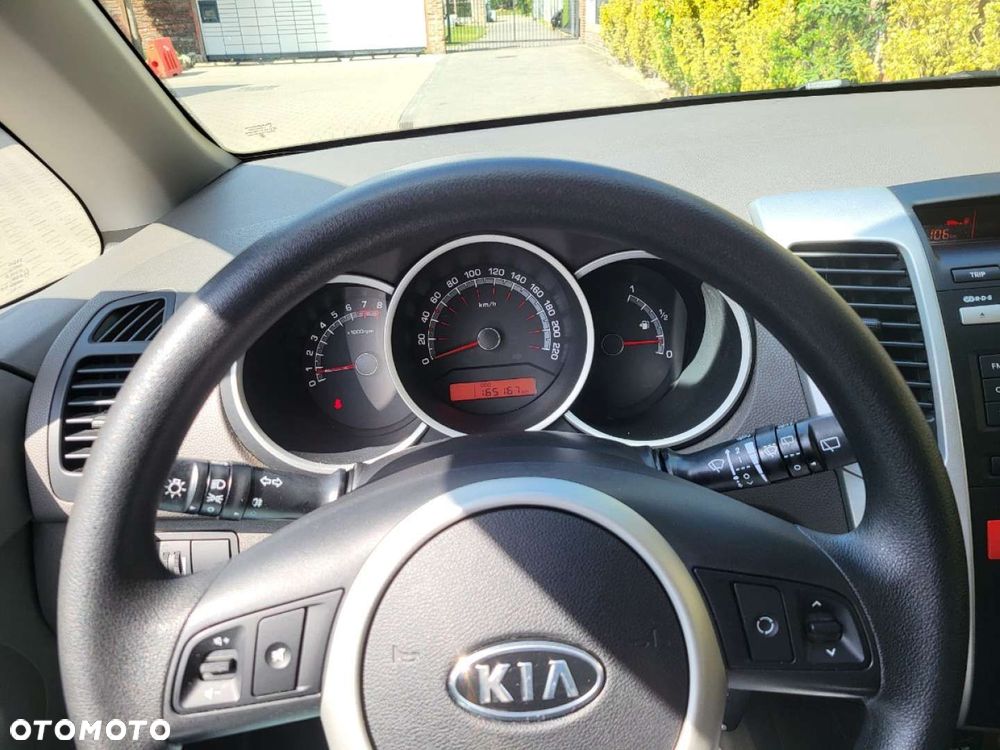 Kia Venga - 12